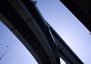 川西市の一戸建て用の土地の紹介をしている